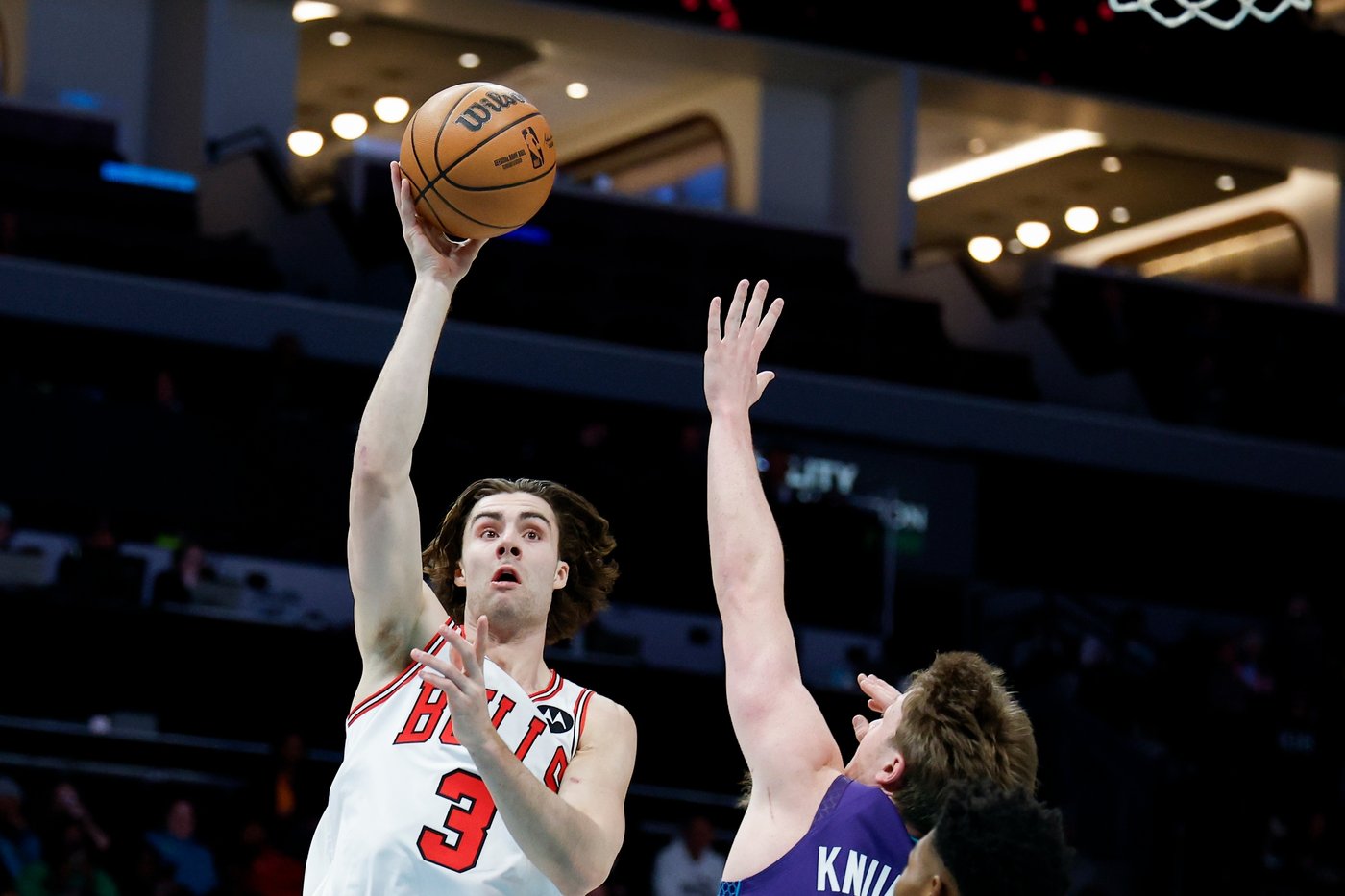 Josh Giddey scores 26 points, Bulls hang on to beat Hornets 129-126 to snap 7-game losing streak | iNFOnews.ca