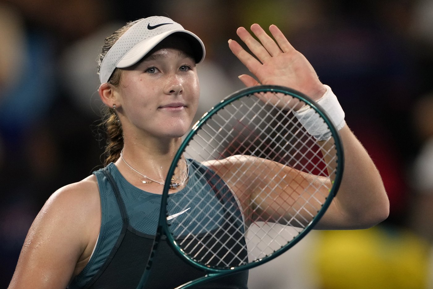 Australian Open: Olympic champ Zheng Qinwen starts her bid for another final on a rainy Day 1 | iNFOnews.ca Australian Open: Olympic champ Zheng Qinwen starts her bid for another final on a rainy Day 1 | iNFOnews.ca