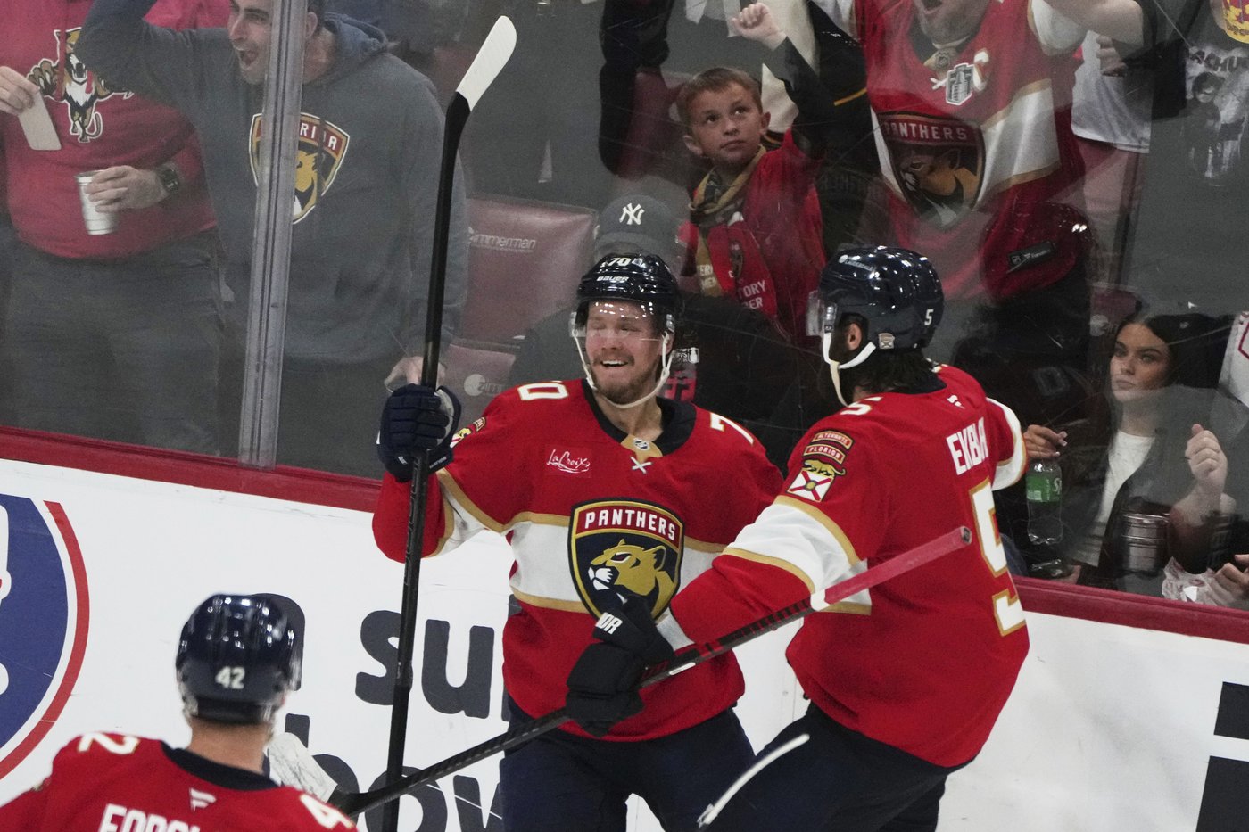 Panthers score five third-period goals to blow past Hurricanes 6-2, one win away from another Cup final | iNFOnews.ca