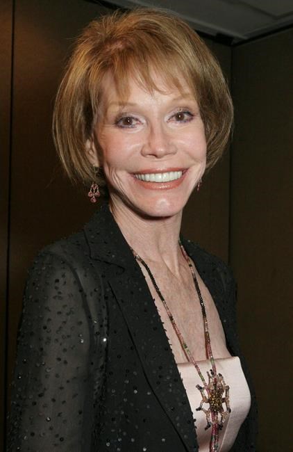 Notable reaction to the death of Mary Tyler Moore | iNFOnews.ca