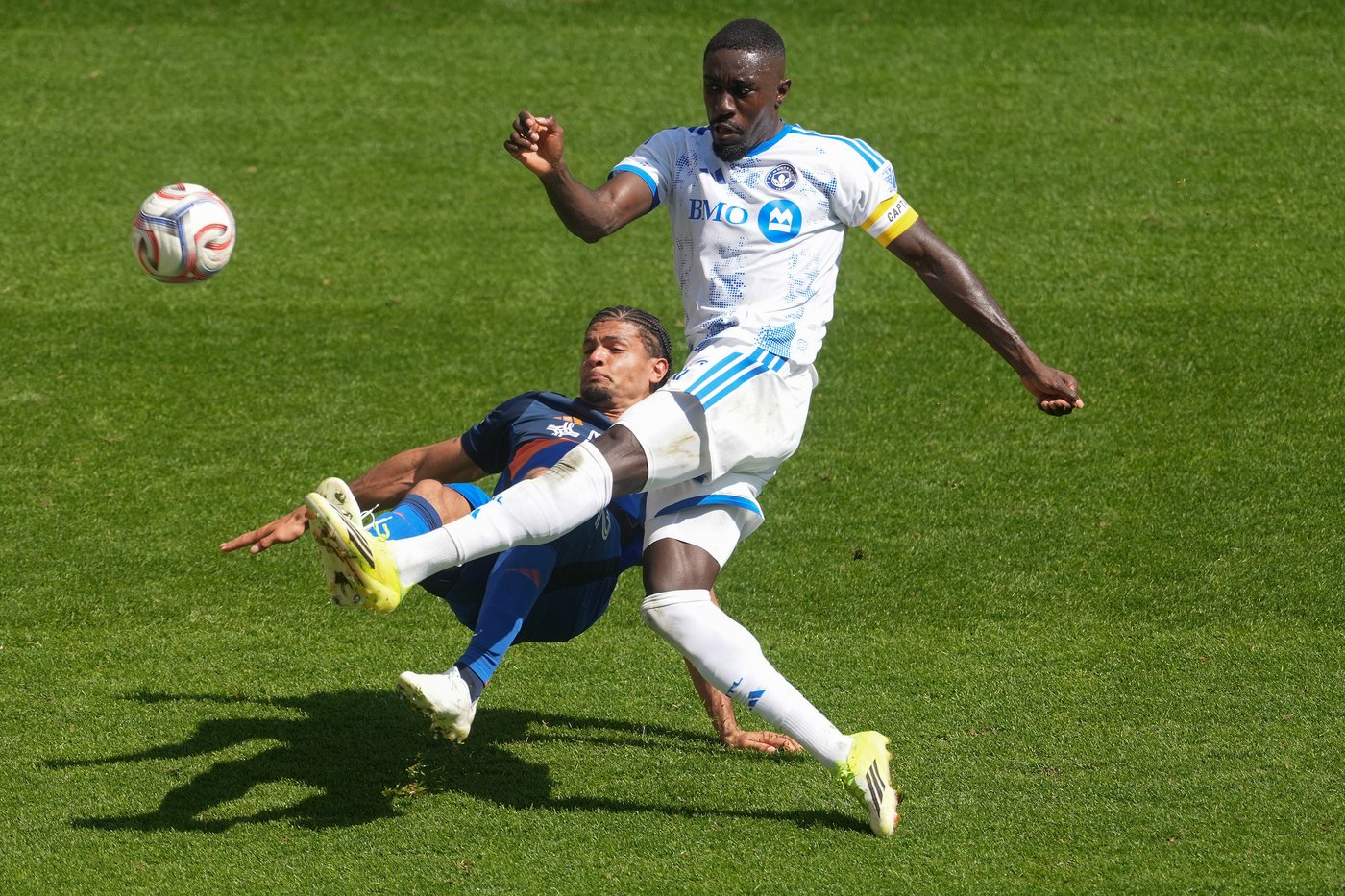 Miles Robinson and Chris Richards both injured, leaving US central defense shorthanded | iNFOnews.ca