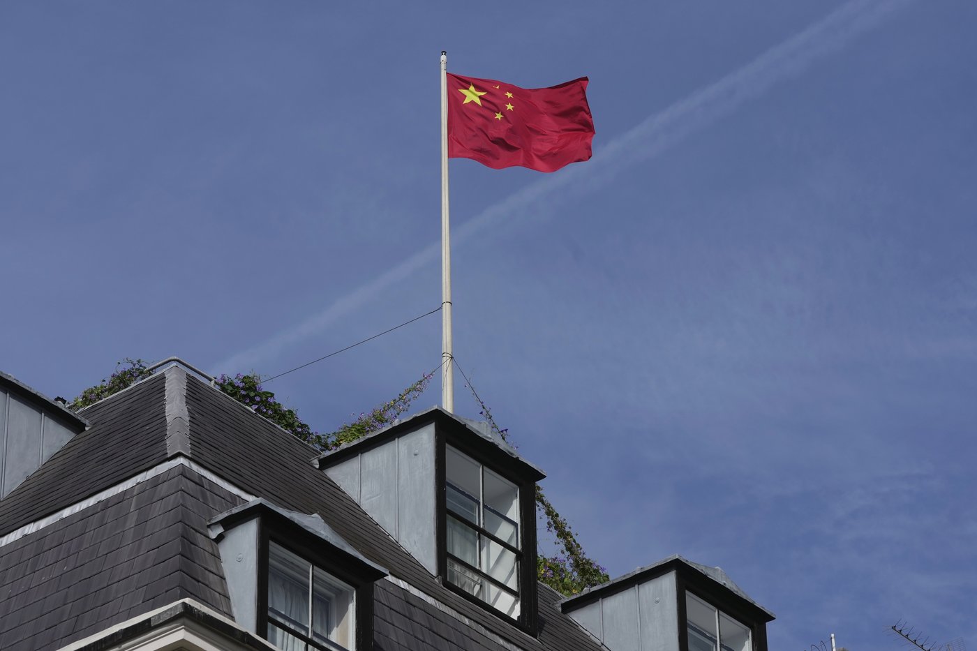 Who is the alleged Chinese spy with close ties to Britain's Prince Andrew? | iNFOnews.ca