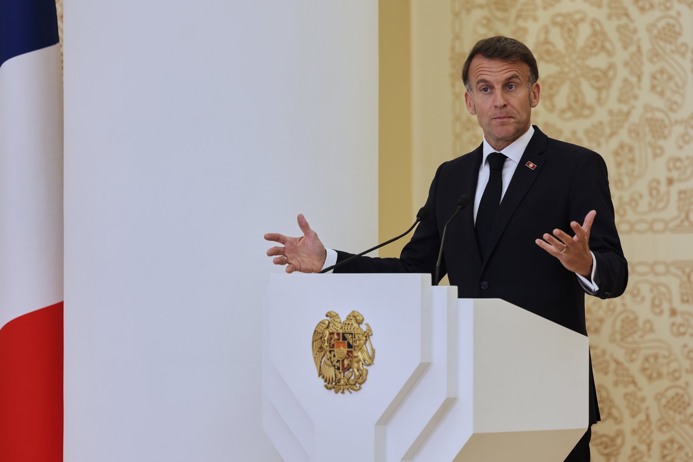 Macron says US and EU are wasting time on tariff threats as Trump fumes over Germany | iNFOnews.ca