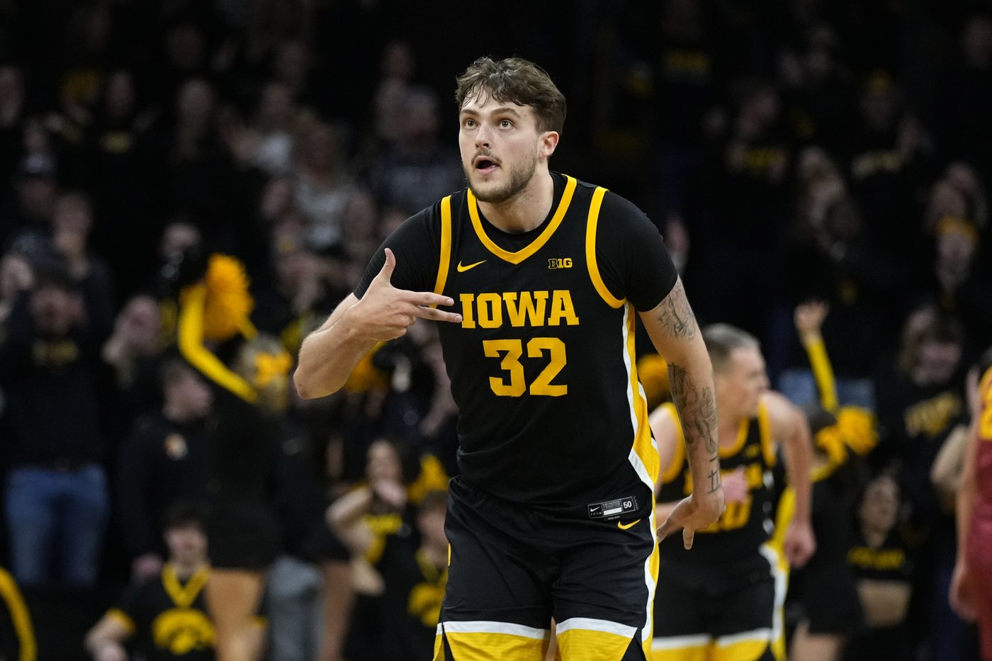 Iowa's Owen Freeman will undergo season-ending surgery on his finger | iNFOnews.ca