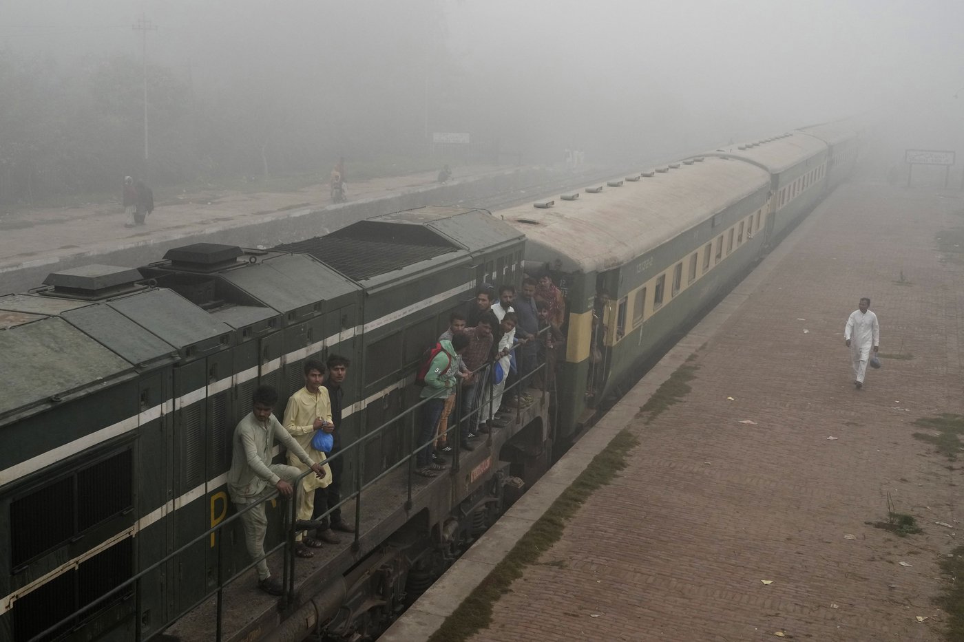 UN warns that toxic smog in Pakistan's Punjab province is endangering children | iNFOnews.ca UN warns that toxic smog in Pakistan's Punjab province is endangering children | iNFOnews.ca