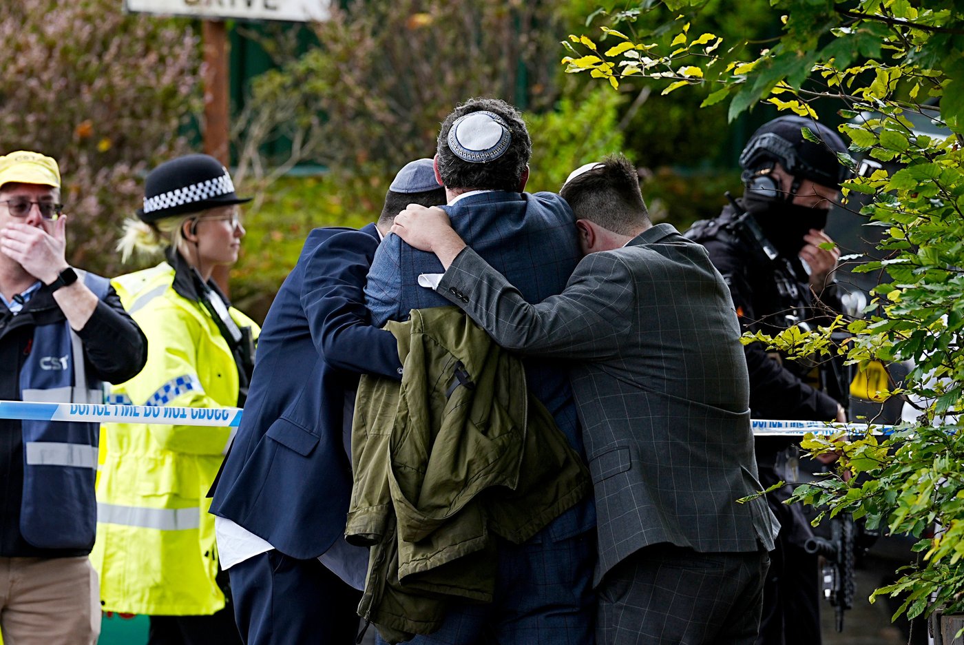 British police say deadly rampage at UK synagogue was a terrorist attack | iNFOnews.ca