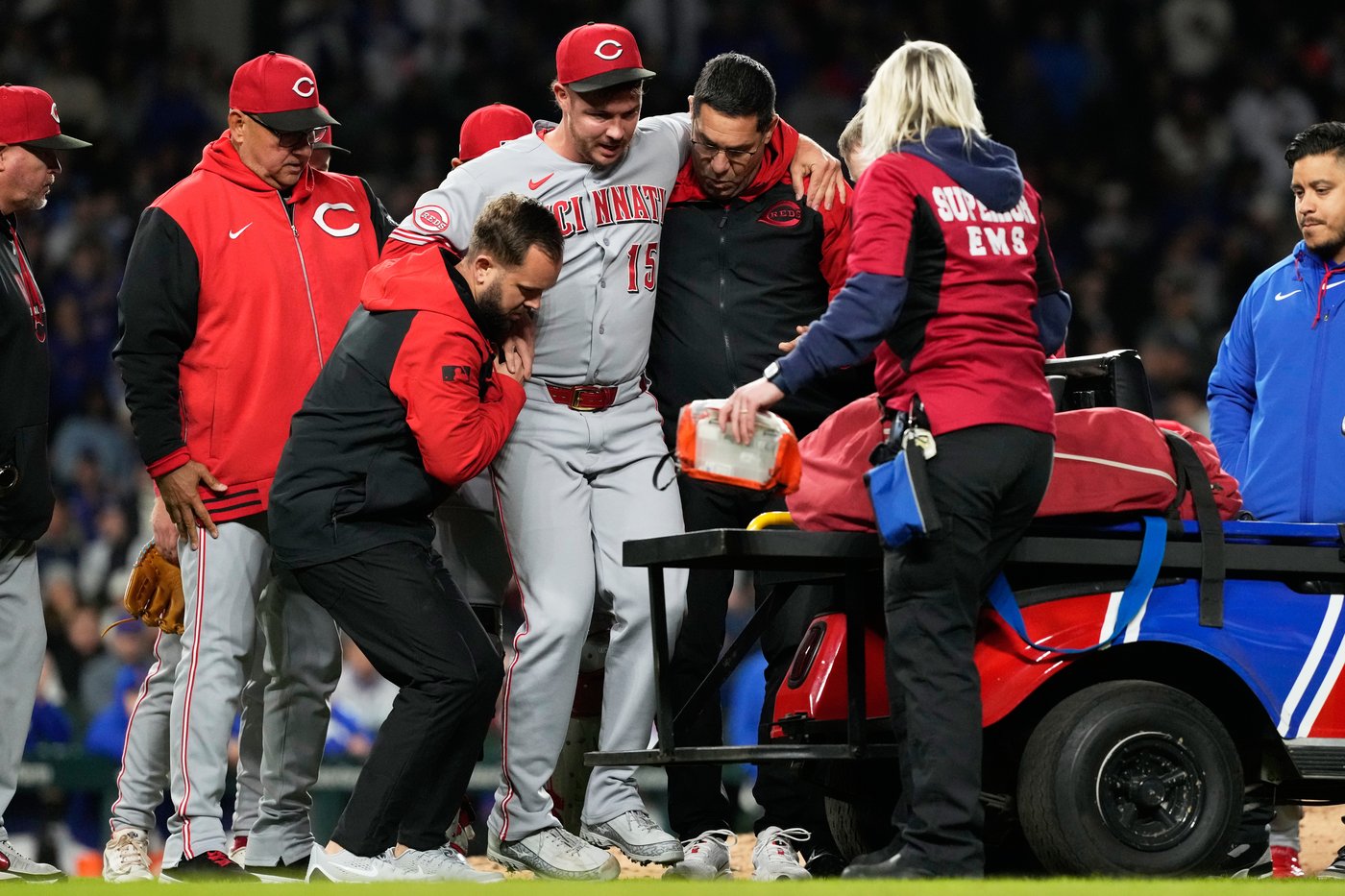 Reds closer Emilio Pagán carted off with an apparent left hamstring injury against the Cubs | iNFOnews.ca Reds closer Emilio Pagán carted off with an apparent left hamstring injury against the Cubs | iNFOnews.ca