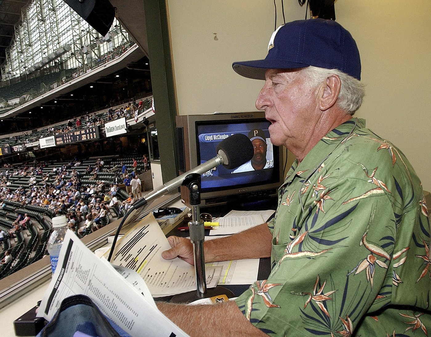 Brewers unveil patch they will wear on their uniforms to honor Bob Uecker | iNFOnews.ca