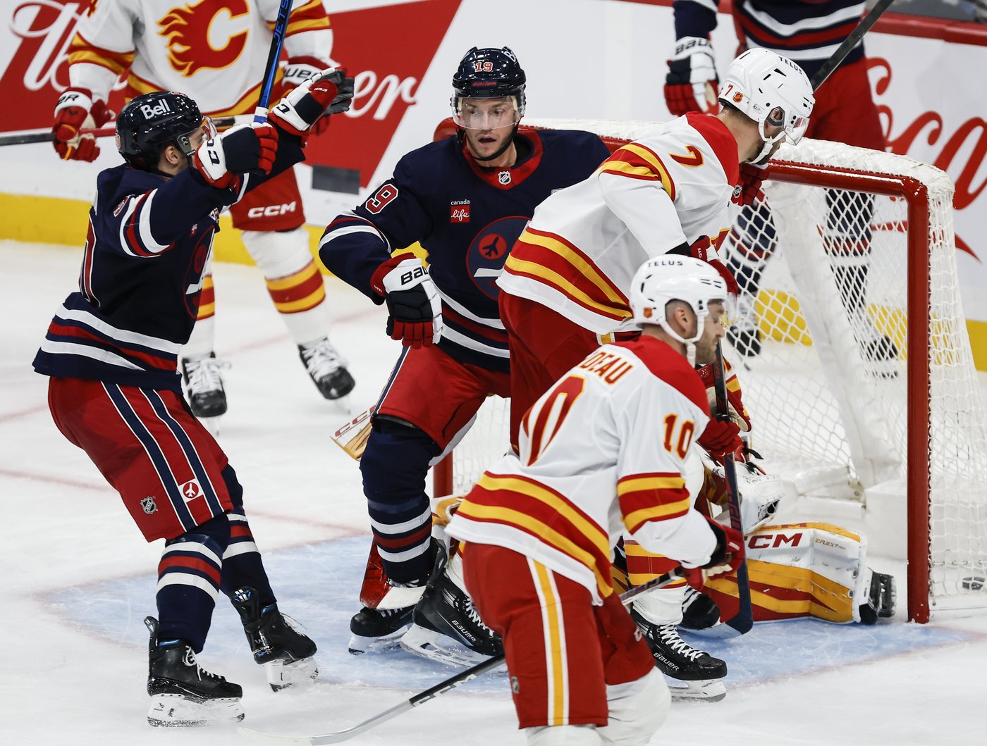 Toews making a difference for determined Jets | iNFOnews.ca Toews making a difference for determined Jets | iNFOnews.ca