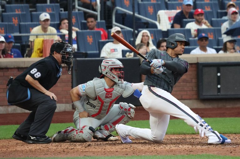 Triples by Lindor and Soto lead Mets past Phillies 6-2 to snap 7-game skid and give Green 1st win | iNFOnews.ca