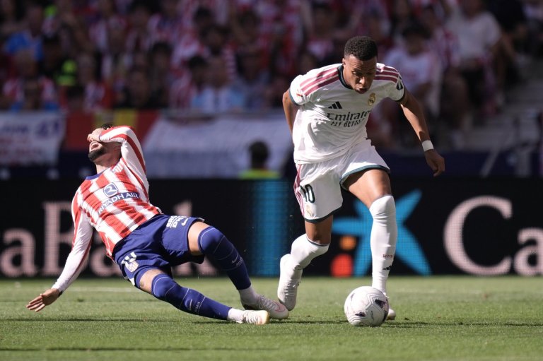 Mbappé brushes off talk of tension with France teammate Dembélé as Ballon d’Or race heats up | iNFOnews.ca