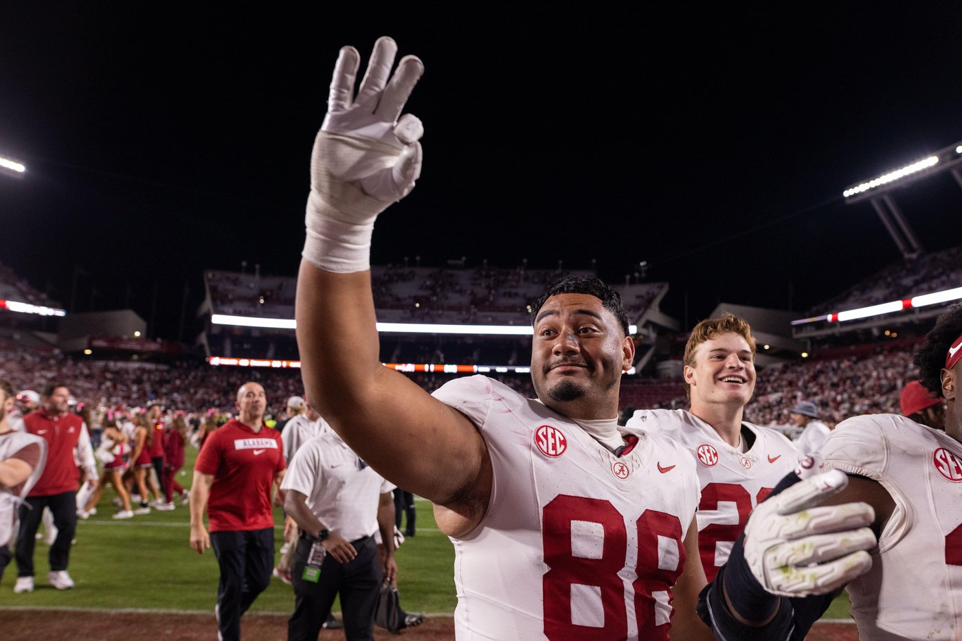 Ohio State gets top billing in opening College Football Playoff rankings; Indiana, Texas A&M next | iNFOnews.ca