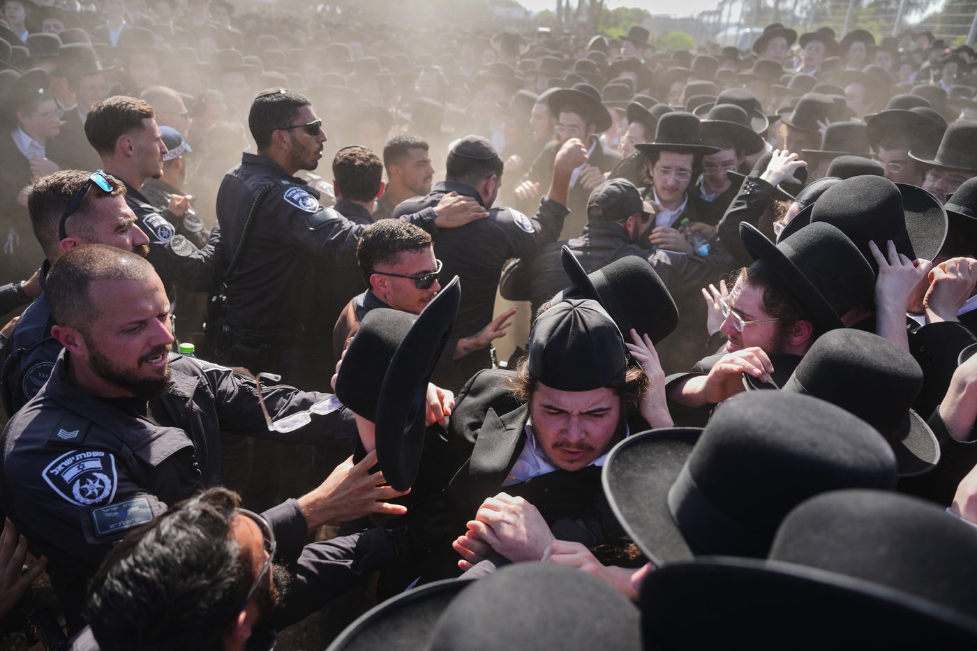 Photos of ultra-Orthodox Jews protesting military conscription in Israel | iNFOnews.ca