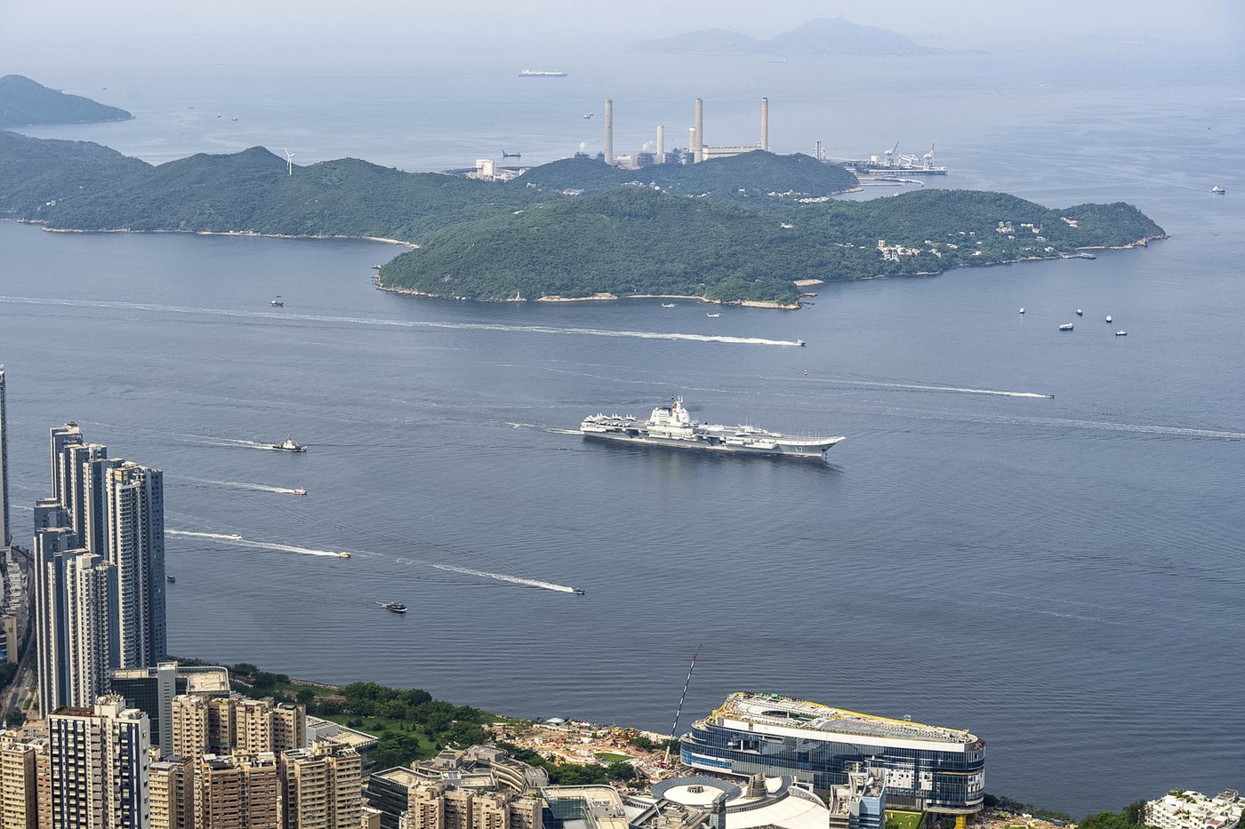 Chinese aircraft carrier sails into Hong Kong to boost patriotism | iNFOnews.ca