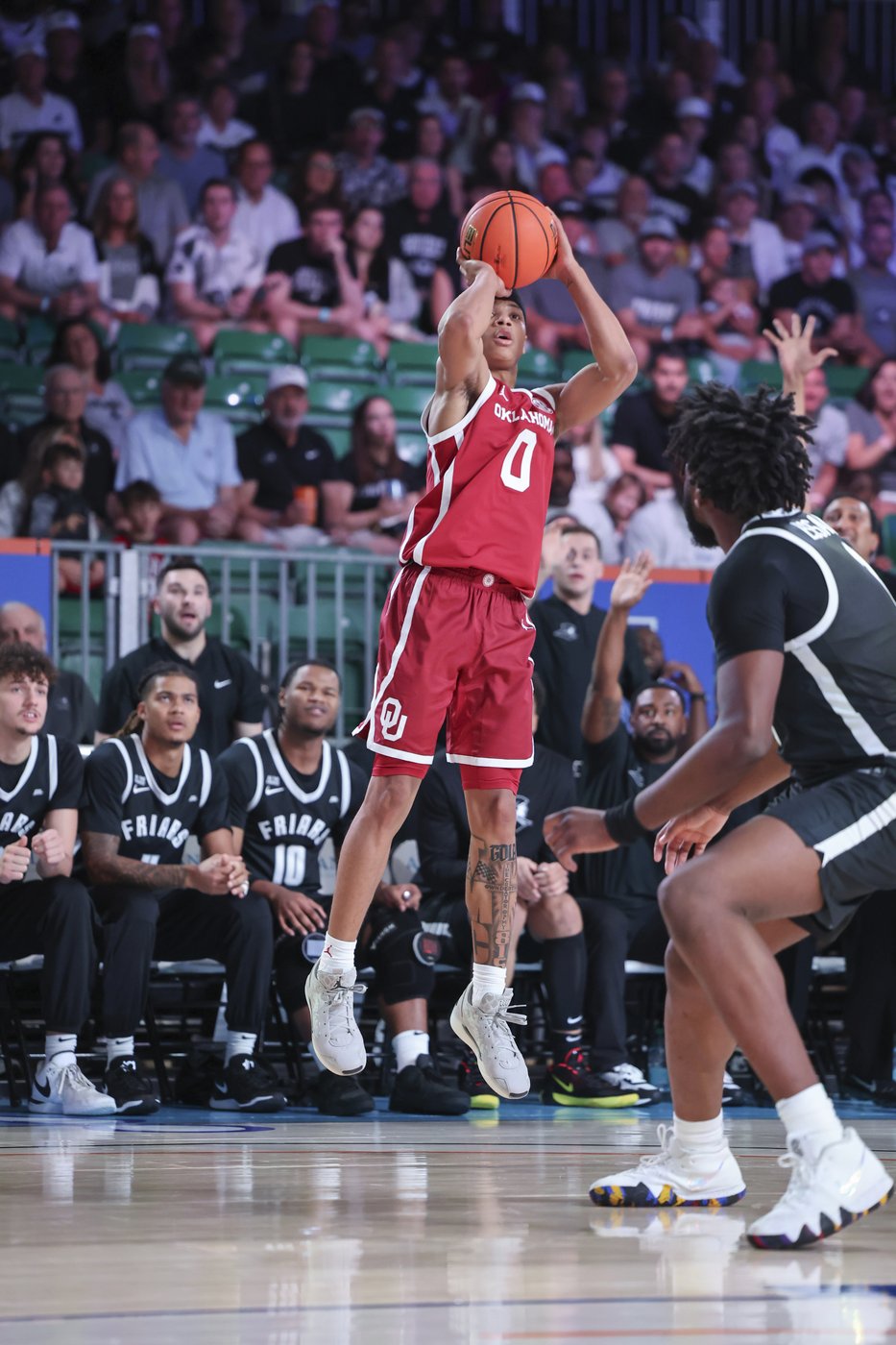 Oklahoma hangs on to beat Providence 79-77 in wild finish at Battle 4 Atlantis | iNFOnews.ca