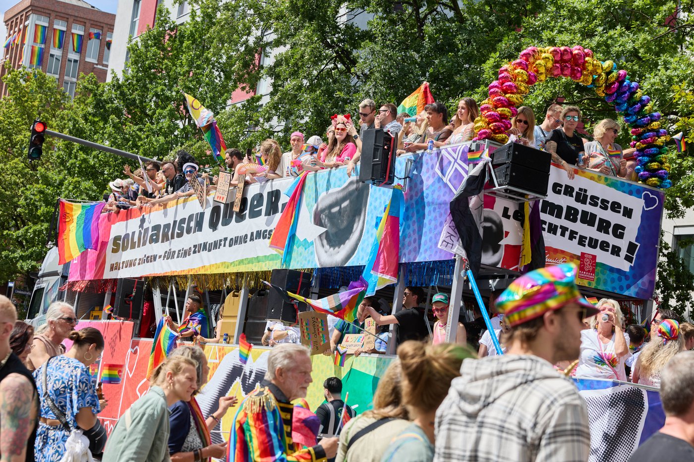 Hamburg Pride draws 300,000 with increased security, a week after a fatal attack in Berlin | iNFOnews.ca