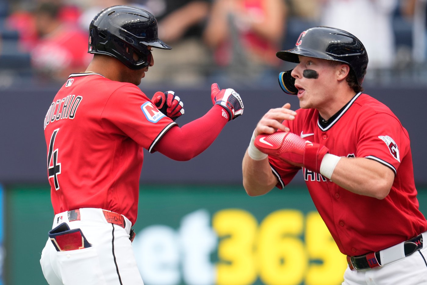 Halpin and Hoskins hit 2 homers each and Guardians hit 7 longballs in 13-4 win over Twins | iNFOnews.ca