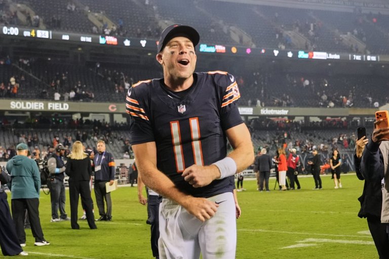 Bears coach Ben Johnson is considering his options at quarterback for matchup with the Jets | iNFOnews.ca