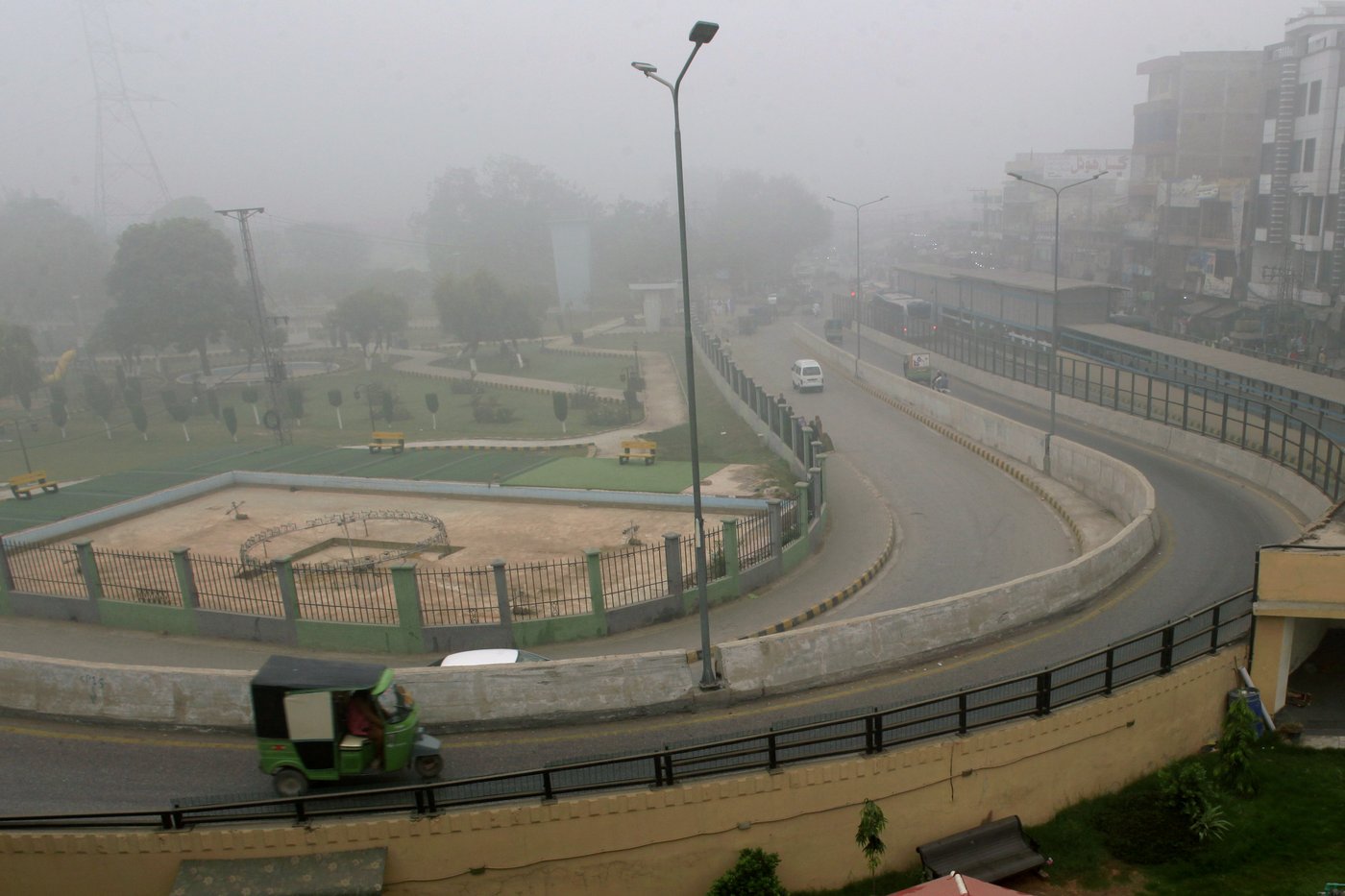 UN warns that toxic smog in Pakistan's Punjab province is endangering children | iNFOnews.ca UN warns that toxic smog in Pakistan's Punjab province is endangering children | iNFOnews.ca