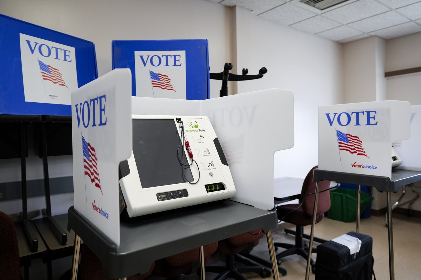Electoral battleground North Carolina starts early in-person voting while recovering from Helene | iNFOnews.ca
