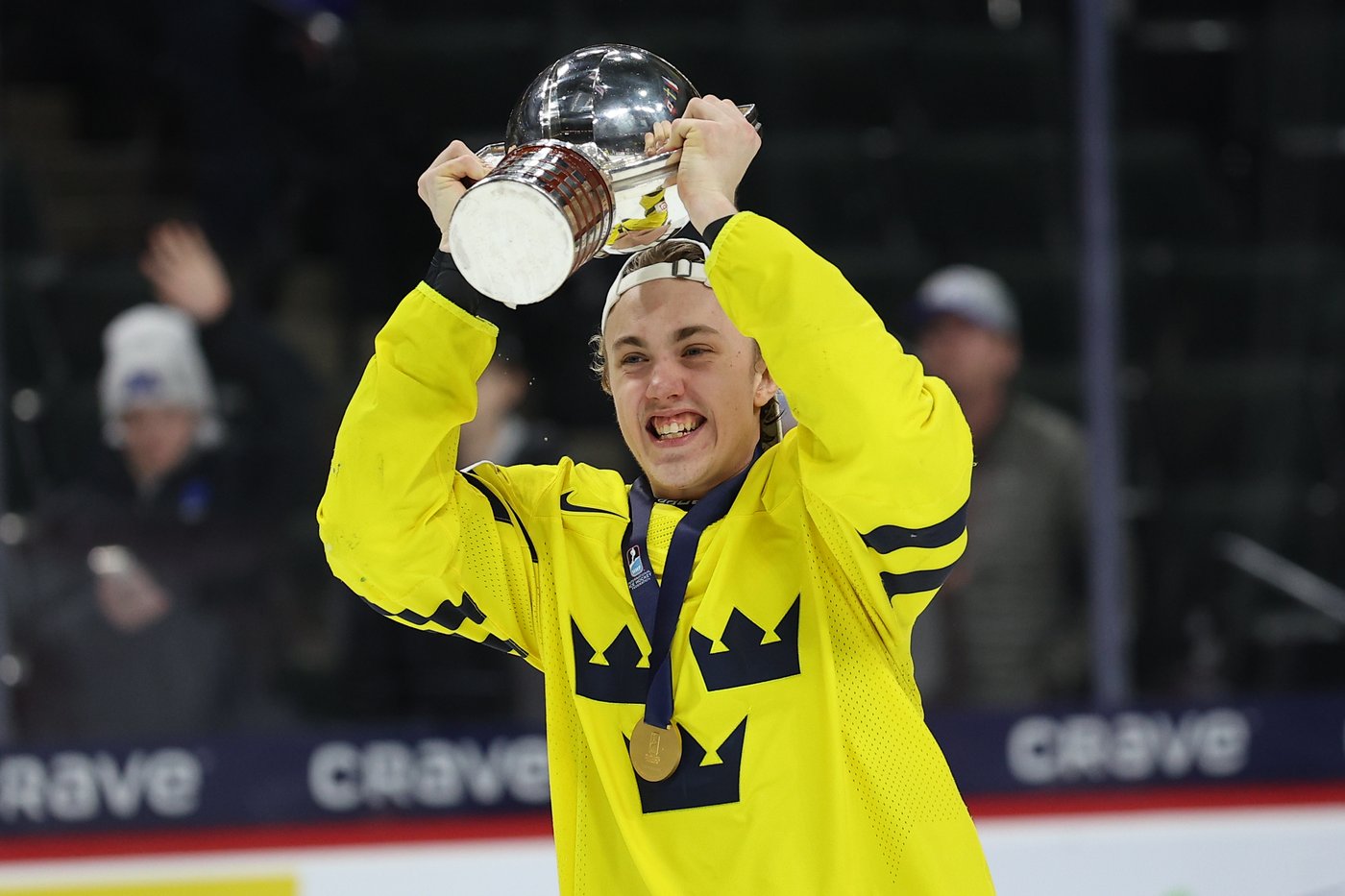 Sweden beats Czechia 4-2 for its 3rd world junior hockey title | iNFOnews.ca