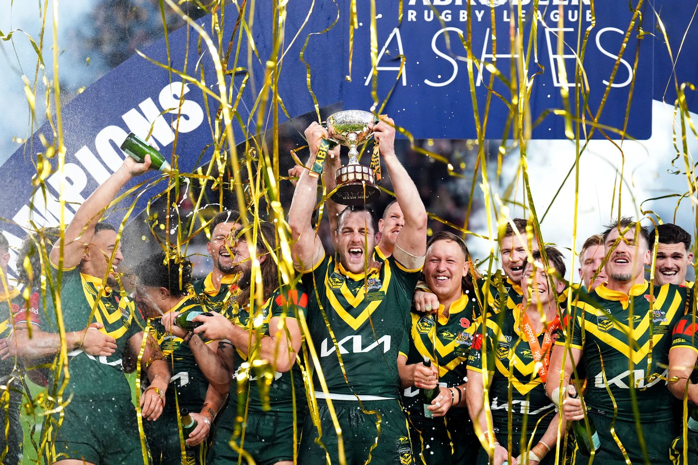 Australia ease past England and secure rugby league series sweep | iNFOnews.ca