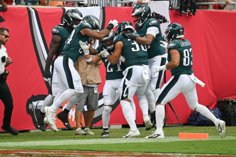 Eagles send a message to the NFL and the 31 other teams with the fake tush push | iNFOnews.ca