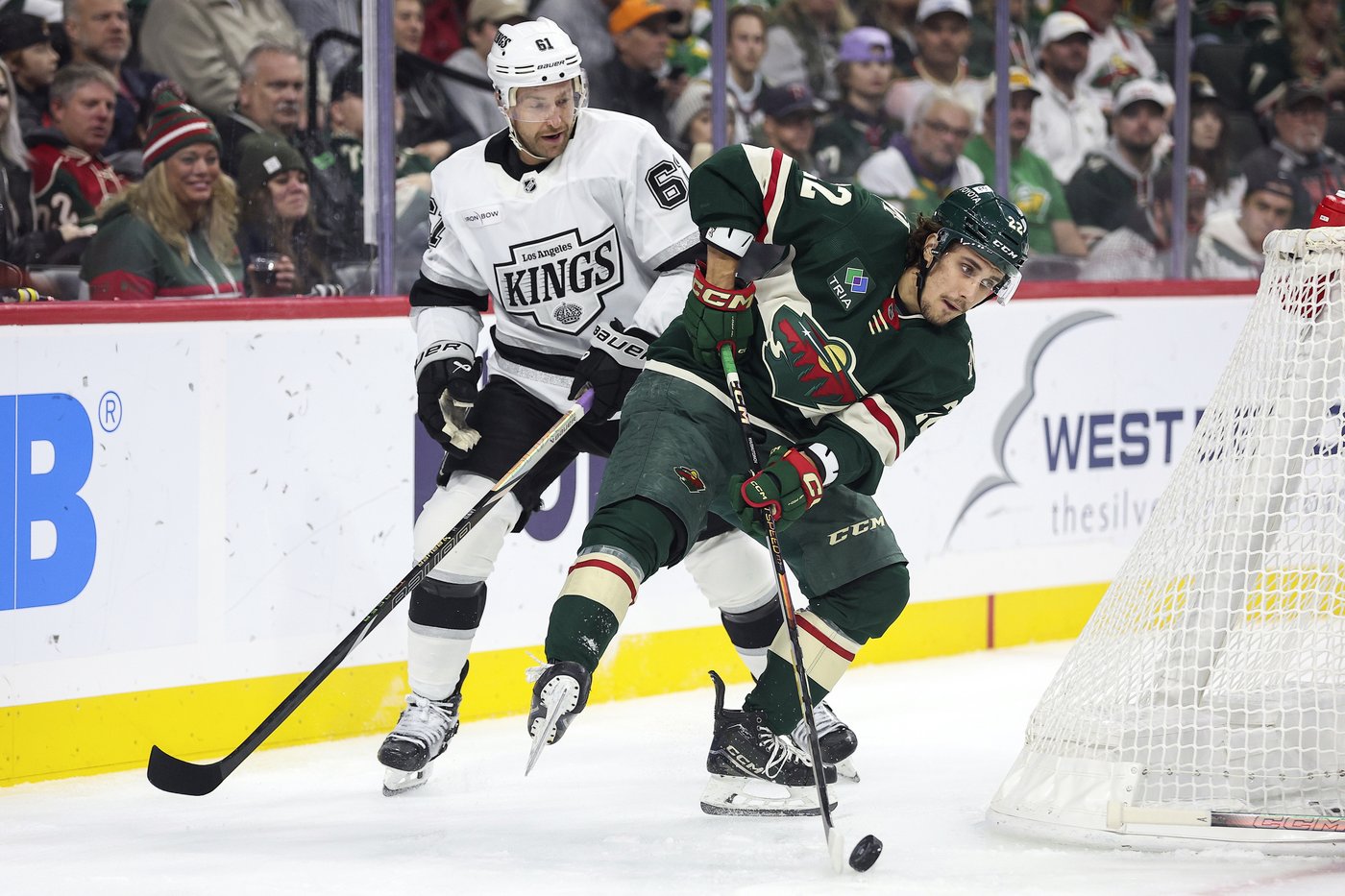 Lewis scores twice, Kings roll to 5-1 win over Wild | iNFOnews.ca