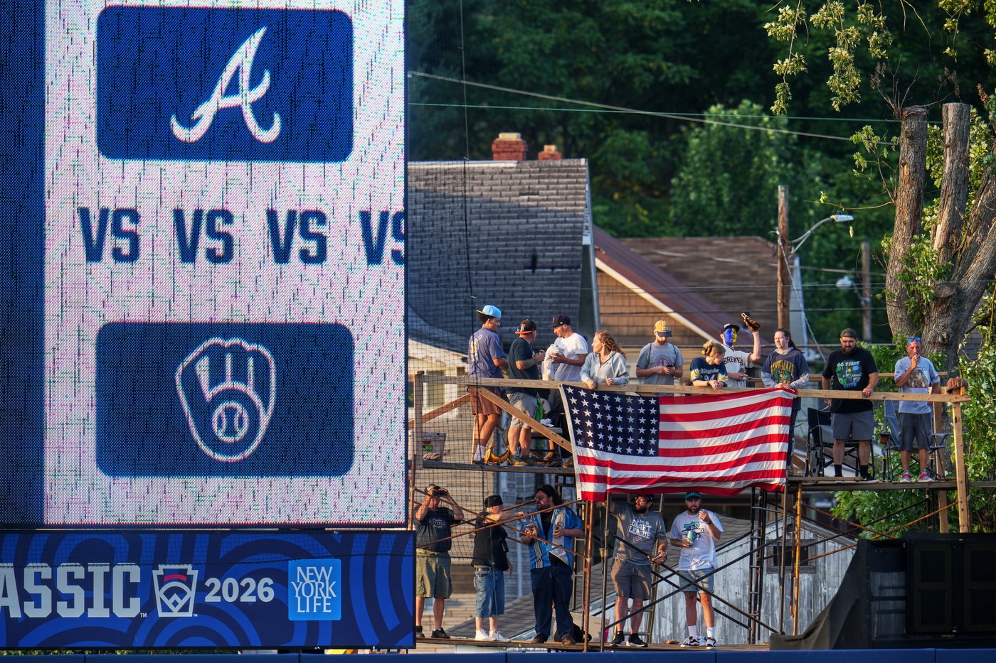 Harris homers, Mahle pitches 5 strong innings as Braves beat Brewers 4-2 in Little League Classic | iNFOnews.ca
