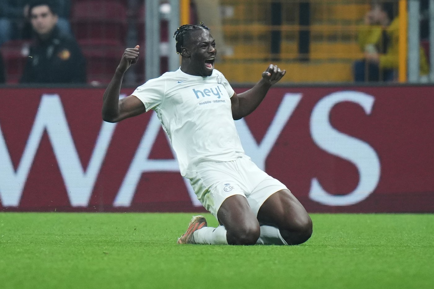 Captain Alphonso Davies likely won't play in Canada's World Cup opener: coach | iNFOnews.ca