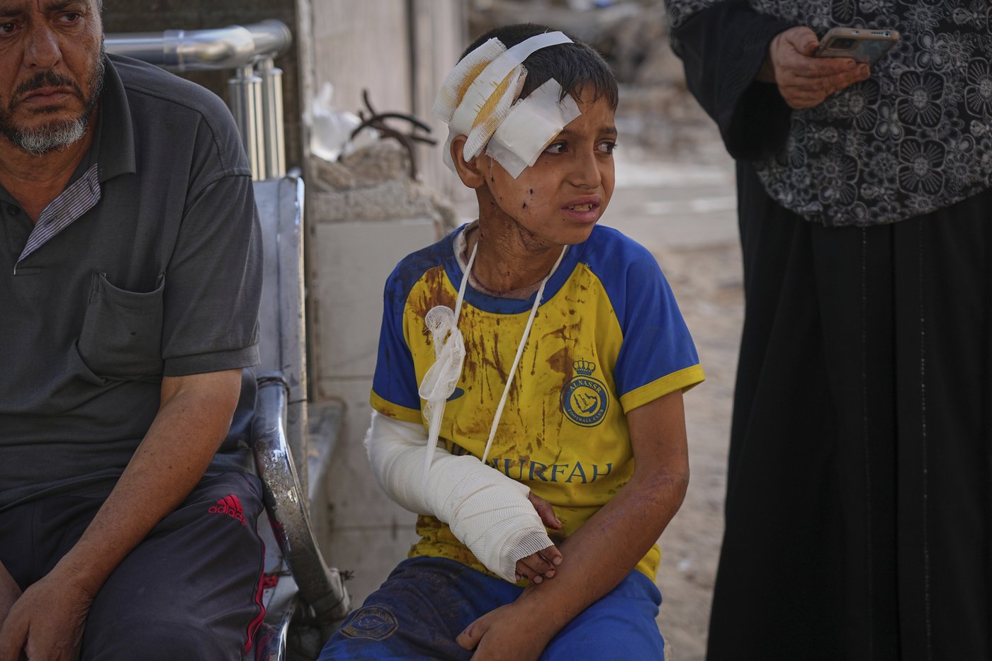 Gaza health authorities say Israel kills 44 waiting for aid as war's death toll passes 56,000 | iNFOnews.ca