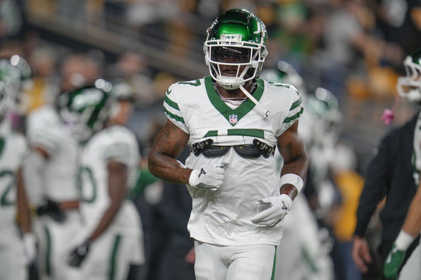 Adams implores new Jets teammates to improve their energy during 'realest' speech Rodgers has heard | iNFOnews.ca