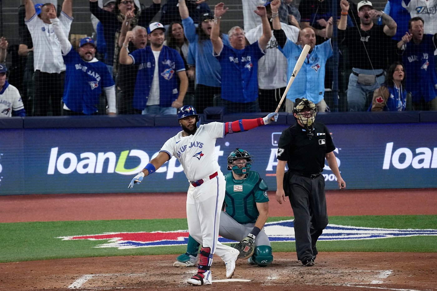 Guerrero hits 6th postseason homer and Blue Jays beat Mariners 6-2 to force Game 7 of ALCS | iNFOnews.ca Guerrero hits 6th postseason homer and Blue Jays beat Mariners 6-2 to force Game 7 of ALCS | iNFOnews.ca