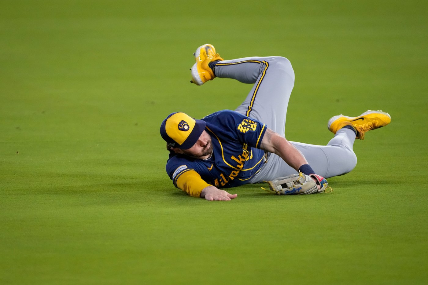 Brewers stun Dodgers with back-to-back homers in 7th inning and ride 6-2 win to 3-0 lead in NLCS | iNFOnews.ca Brewers stun Dodgers with back-to-back homers in 7th inning and ride 6-2 win to 3-0 lead in NLCS | iNFOnews.ca