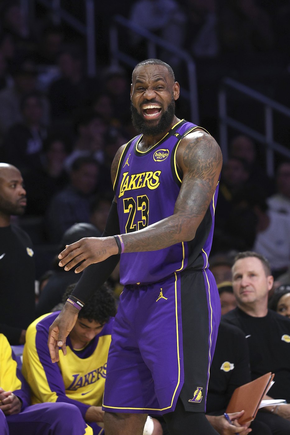 LeBron has a triple-double one night after 'super-cool' trip to watch his Buckeyes win the CFP title | iNFOnews.ca LeBron has a triple-double one night after 'super-cool' trip to watch his Buckeyes win the CFP title | iNFOnews.ca