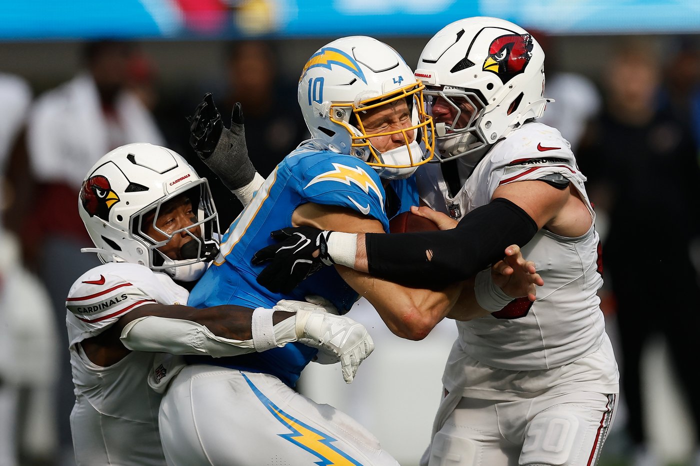 Chargers' new-look offense shows more of the same struggles in loss to Cardinals | iNFOnews.ca