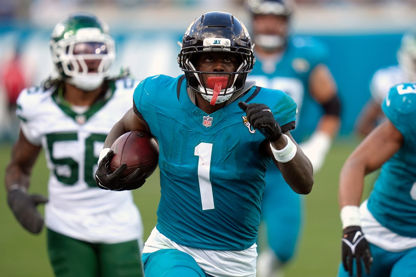 Jaguars' Travis Etienne on a TD tear in what could be his final season in Jacksonville | iNFOnews.ca
