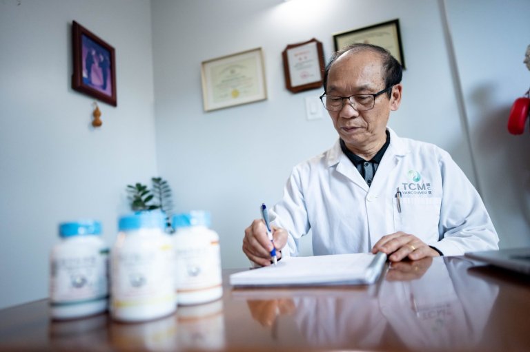 'Would you dare take it?': Plan to deregulate Chinese medicine in B.C. sparks outcry | iNFOnews.ca