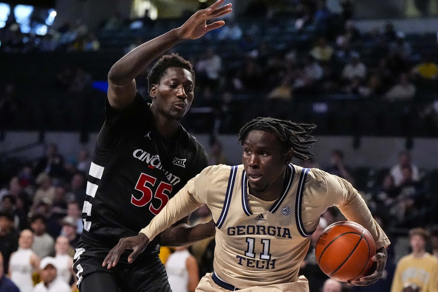 Mitchell leads No. 18 Cincinnati in rout of Georgia Tech 81-58 | iNFOnews.ca Mitchell leads No. 18 Cincinnati in rout of Georgia Tech 81-58 | iNFOnews.ca