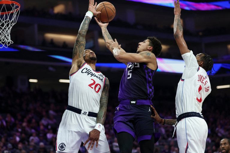 Kawhi Leonard's 31 points lift Clippers over Kings, handing Sacramento 11th straight loss | iNFOnews.ca