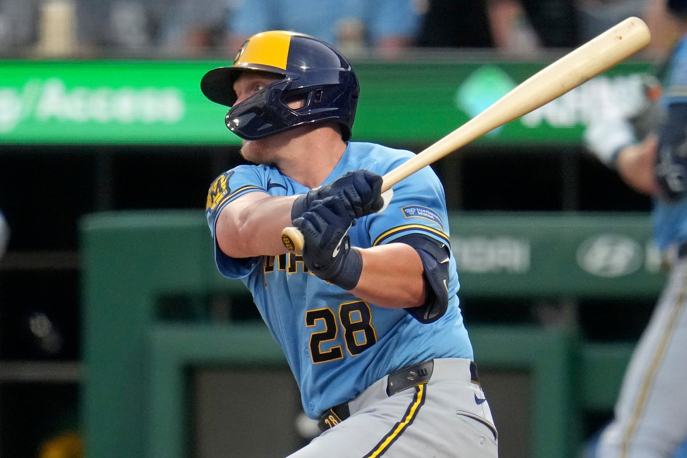 Christian Yelich's 2-run double rallies NL Central champion Brewers to 5-4 win over Pirates | iNFOnews.ca Christian Yelich's 2-run double rallies NL Central champion Brewers to 5-4 win over Pirates | iNFOnews.ca