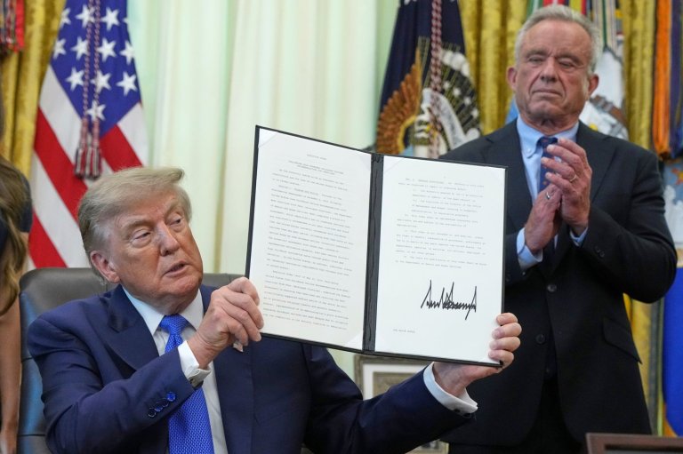 FACT FOCUS: Trump makes false claims as he signs order urging revisions around childhood vaccines | iNFOnews.ca