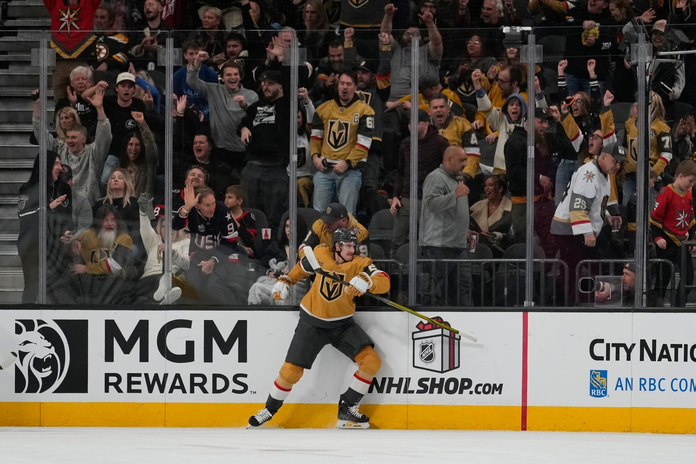 Senators edge Golden Knights 4-3 in shootout for rare victory at Vegas | iNFOnews.ca Senators edge Golden Knights 4-3 in shootout for rare victory at Vegas | iNFOnews.ca