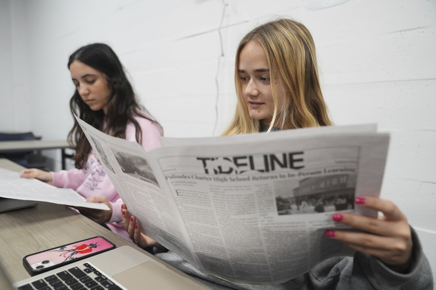 School newspapers thousands of miles apart team up to heal from wildfires | iNFOnews.ca