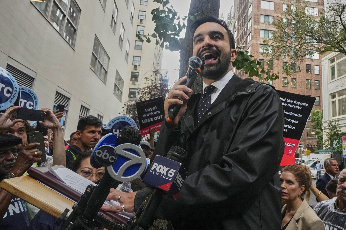 The Democratic Party is in fits over Mamdani's bid for NYC mayor. Republicans are loving it | iNFOnews.ca