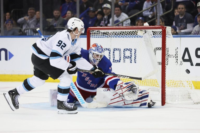 Shesterkin makes 28 saves and has an assist as Rangers beat Mammoth 4-2 for 3rd straight win | iNFOnews.ca