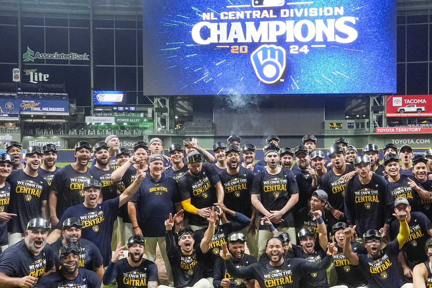 Brewers outperform preseason expectations again to win 3rd NL Central title in 4 years | iNFOnews.ca