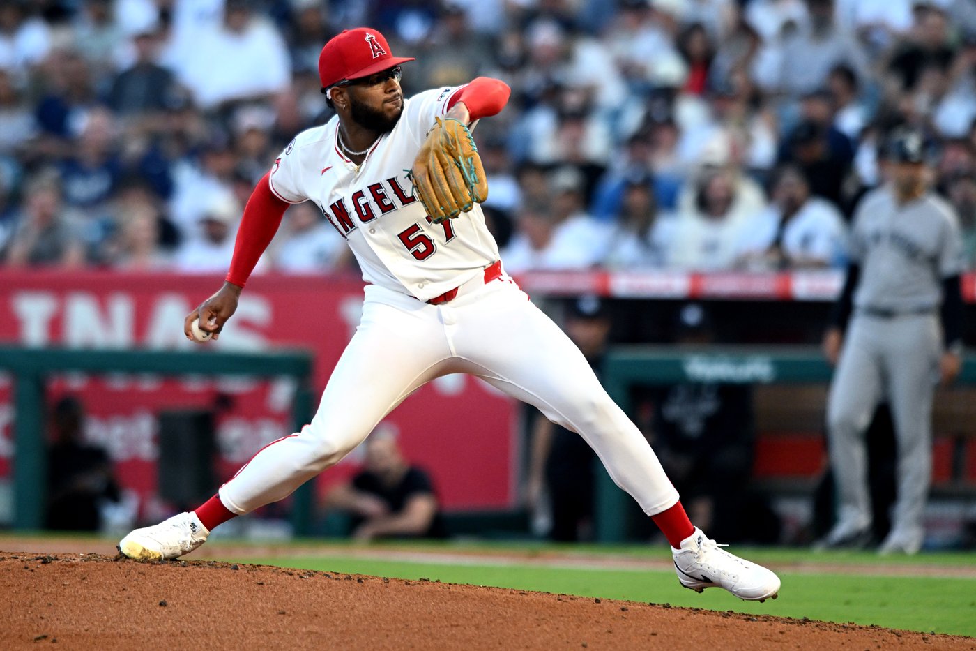 Angels end 7-game slide with 10-1 win over sloppy Yankees behind Grissom and Ureña | iNFOnews.ca