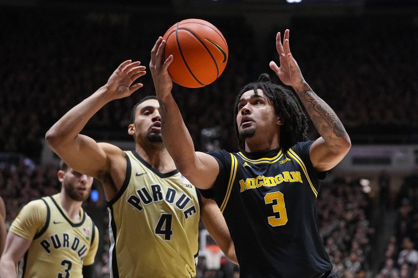 Elliot Cadeau scores 17 and No. 1 Michigan uses strong interior game to beat up No. 7 Purdue 91-80 | iNFOnews.ca Elliot Cadeau scores 17 and No. 1 Michigan uses strong interior game to beat up No. 7 Purdue 91-80 | iNFOnews.ca