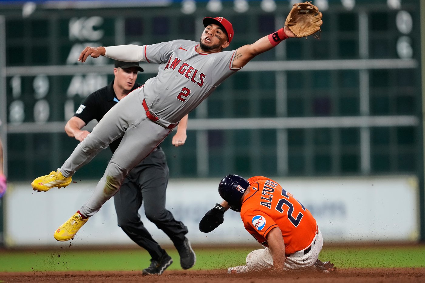 Trout, Lowe and Neto homer in Angels 6-2 win over Astros | iNFOnews.ca Trout, Lowe and Neto homer in Angels 6-2 win over Astros | iNFOnews.ca